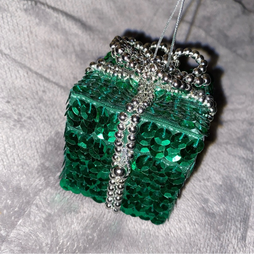 Green Sequin Jewelry Ring  Box / Christmas ornament with Silver‎ Beads